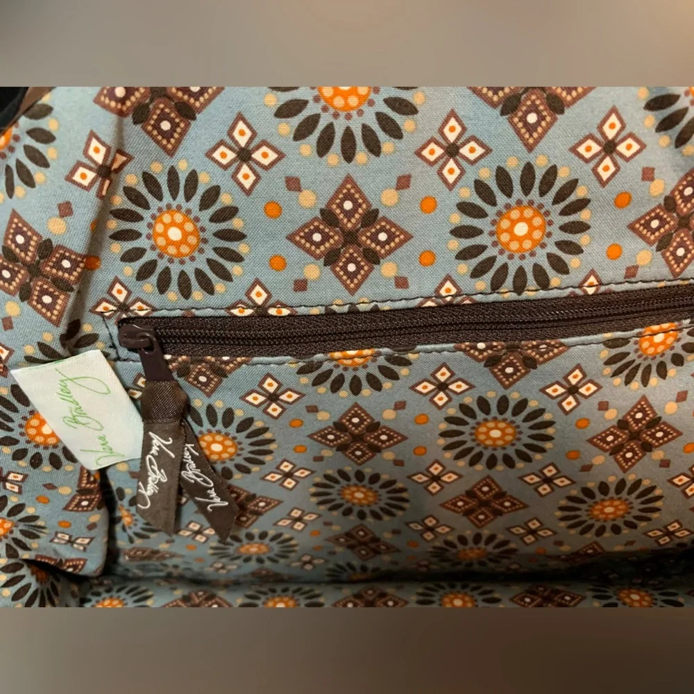 Vera Bradley Shoulder Bag with Retired Canyon Pattern and Kiss-Lock Closure - Picture 10 of 14